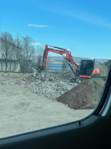 Hus og garasjetomt i varangerboten